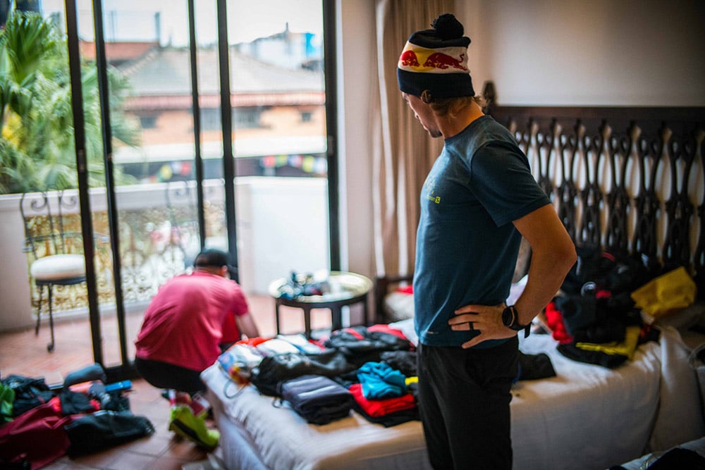 Final preparations and logistics. (©Dean Leslie, Red Bull Content Pool)