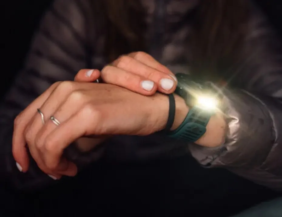 Suunto Vertical 2 built-in LED flashlight