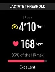 fréquence cardiaque et allure au seuil affichées dans le widget Progression d’une montre Suunto.