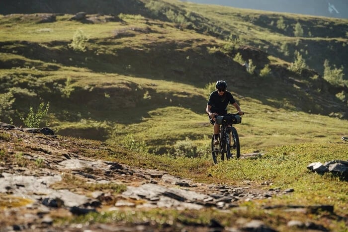 cycling between plains and mountains with suunto watches