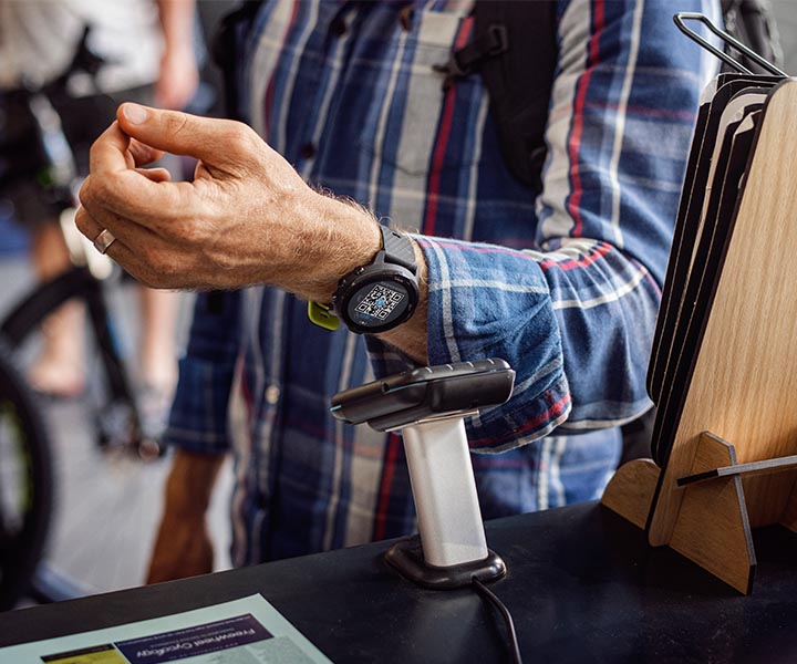 Suunto 7 Black Lime - 多功能GPS 运动腕表与智能腕表二合一设备