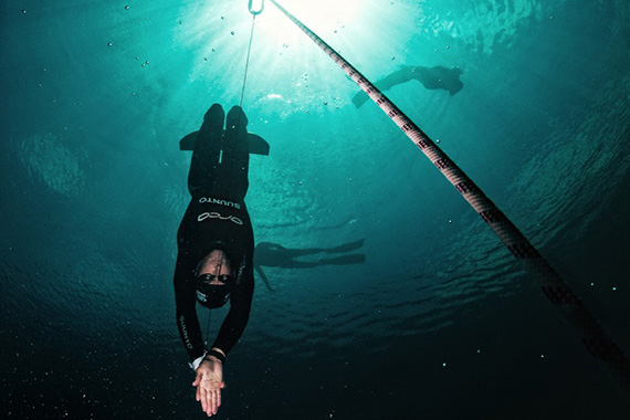 Freedivers prepare for Suunto Vertical Blue
