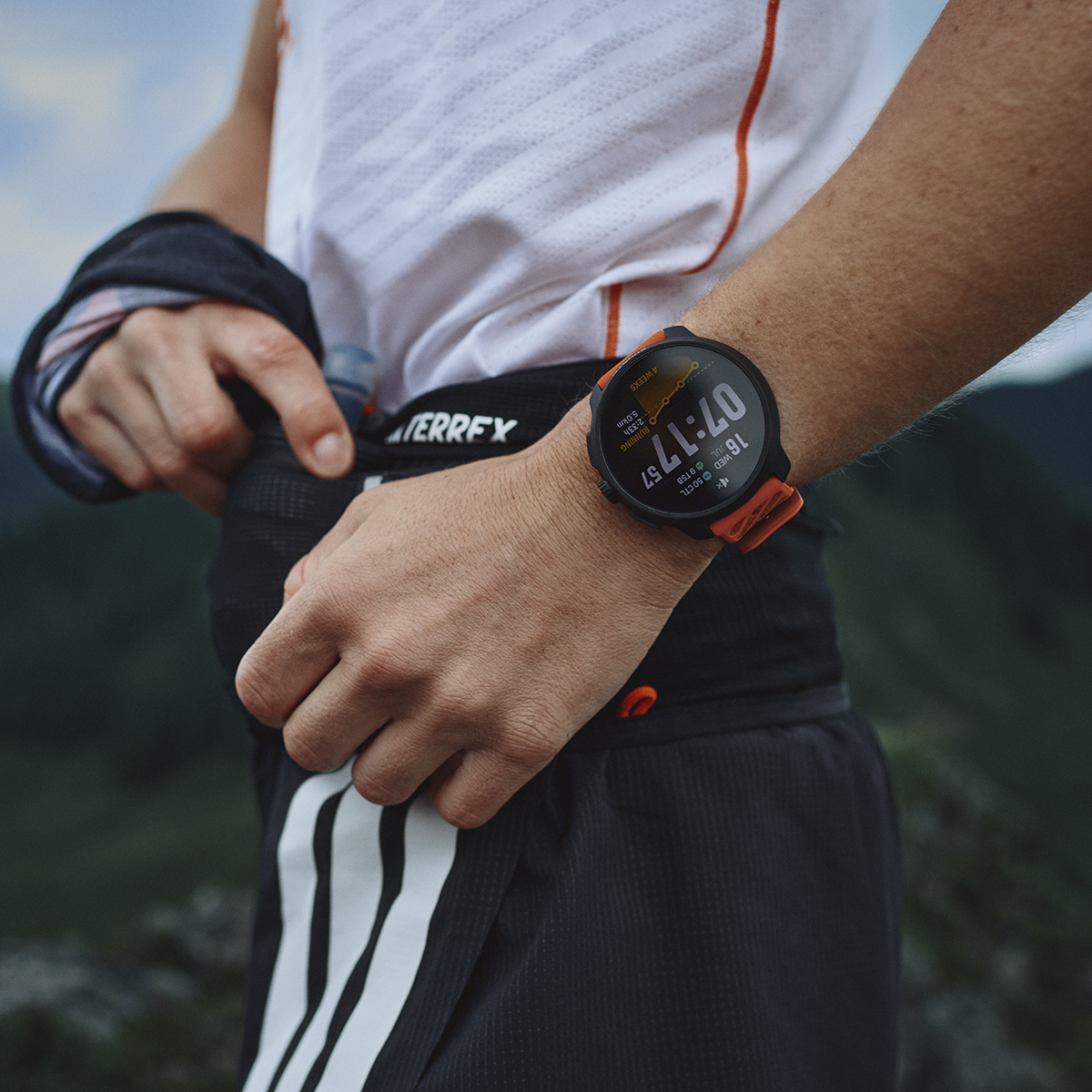 Suunto Race 2 Coral Orange – AMOLED GPS Sports Watch for Training