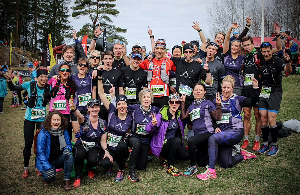 Summiteers celebrating at the finish of Bodom Trail