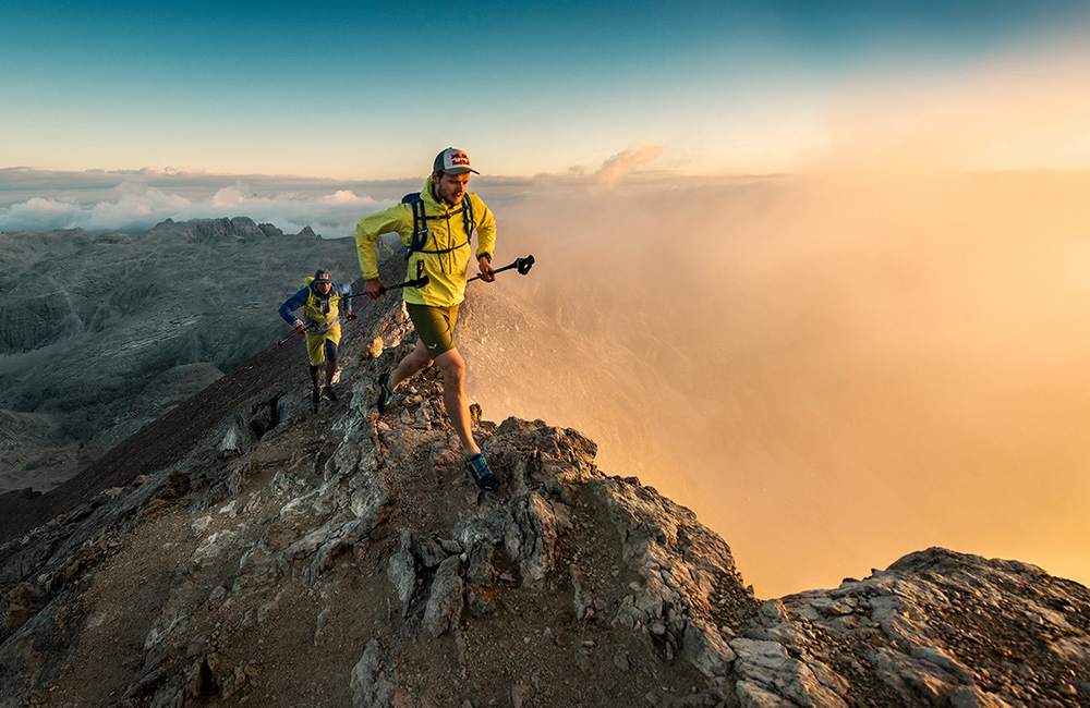 Любитель экстремальных. Red bull параплан. Ред Булл скалолазание. Super best Adventure фото.